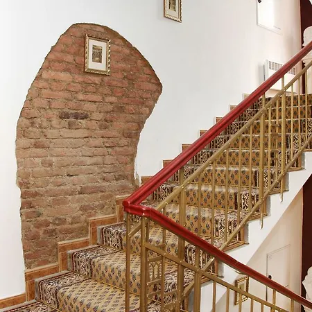 Отель King Charles Boutique