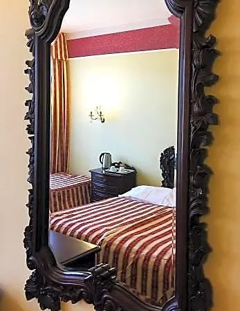 Ξενοδοχείο King Charles Boutique 4*
