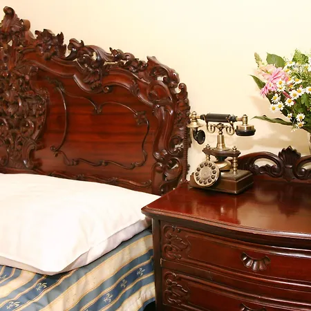 King Charles Boutique 4* براغ