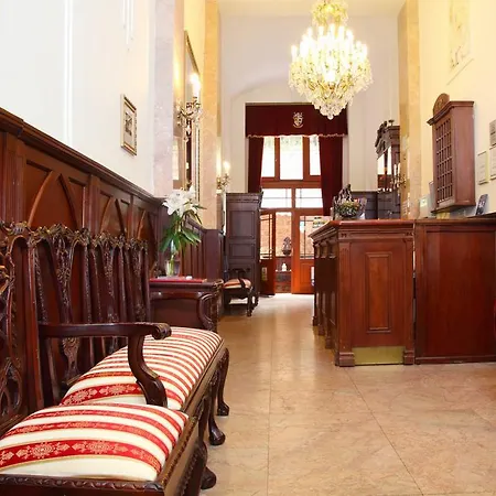 King Charles Boutique فندق