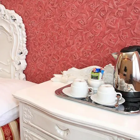 King Charles Boutique فندق