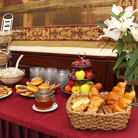 فندق King Charles Boutique 4*