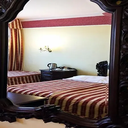 King Charles Boutique 4* براغ