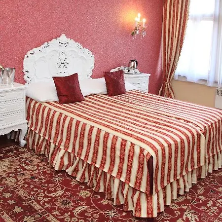 فندق King Charles Boutique 4*