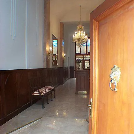 فندق King Charles Boutique