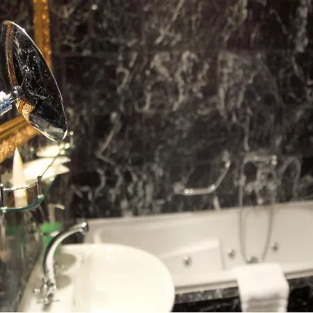 Hotel King Charles Boutique 4*