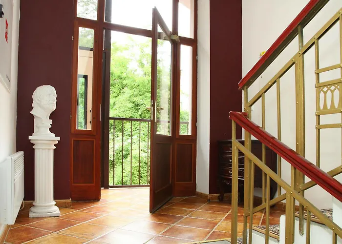 King Charles Boutique Hotel 4*