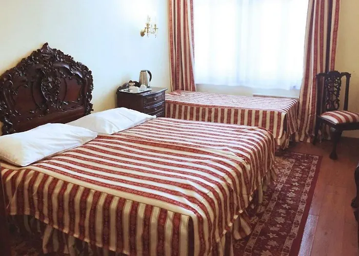 King Charles Boutique Hotel 4*