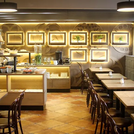 King Charles Boutique Hotel